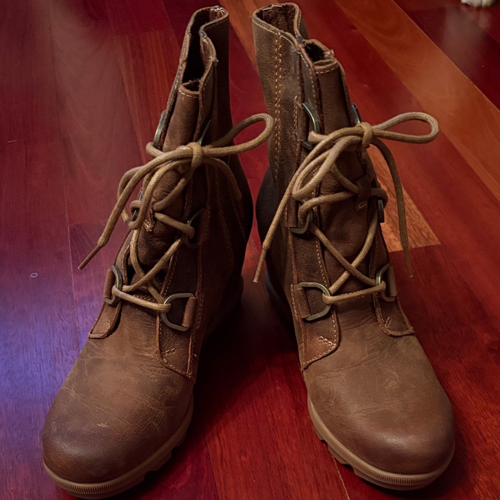 Sorel Brown Lace-Up Joan of Arc ll Women's Wedge Boots